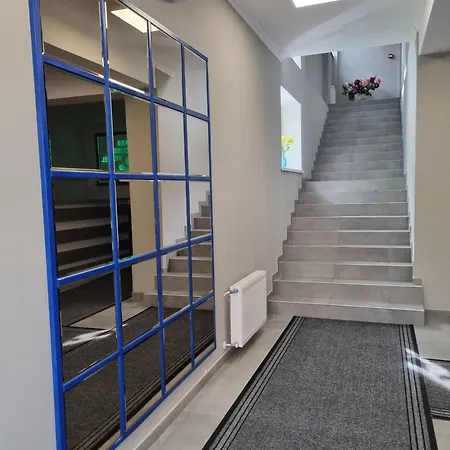 Hotel Glass Cube